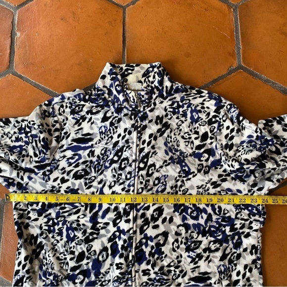 Chicos Zenergy Velvet Animal Print Zip Jacket Blue Animal Print Long Sleeve Sz 3 - Picture 7 of 7